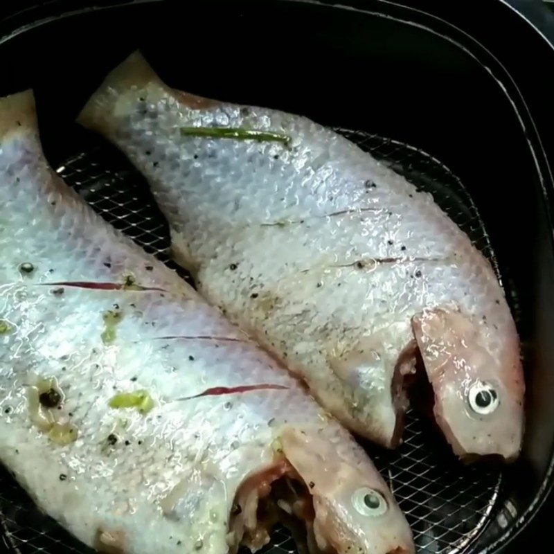 Step 3 Fry the fish Fried fish using an air fryer