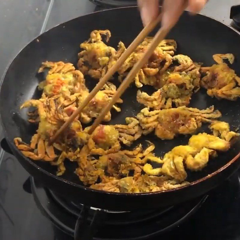 Step 4 Fried shrimp with betel leaves and lemongrass Fried shrimp with betel leaves