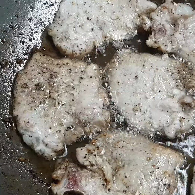 Step 3 Braise the ribs Sweet and salty braised pork chops