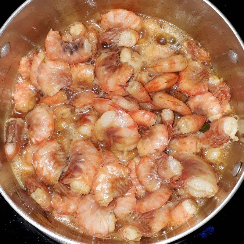 Step 3 Sautéed shrimp Sweet and salty shrimp