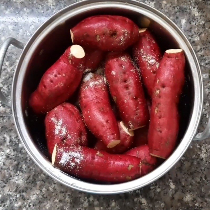 Step 2 Arrange the sweet potatoes in the pot Boiled Sweet Potatoes