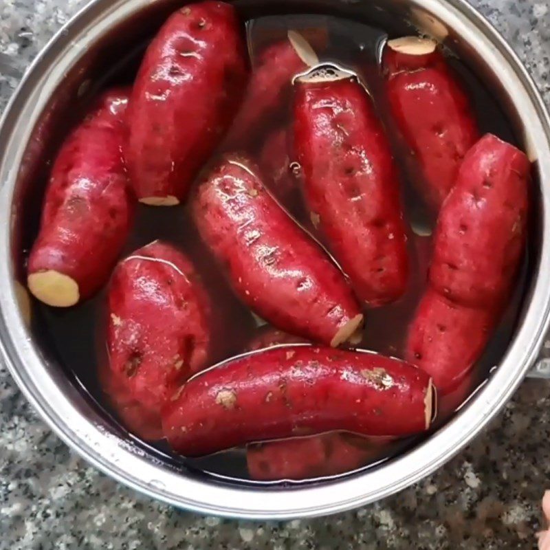 Step 2 Arrange the sweet potatoes in the pot Boiled Sweet Potatoes