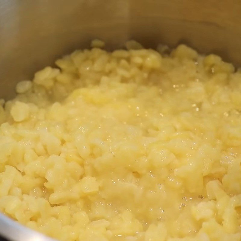 Step 1 Cook the mung bean and durian filling for Durian Mung Bean Cake