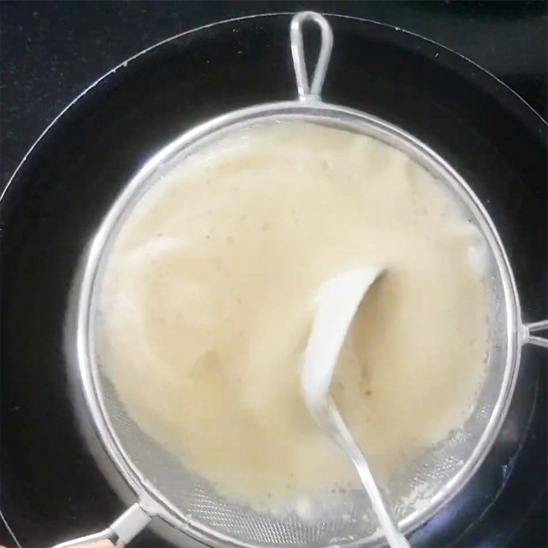 Step 3 Sauté lotus seed filling Mooncake for diabetics with lotus seed filling