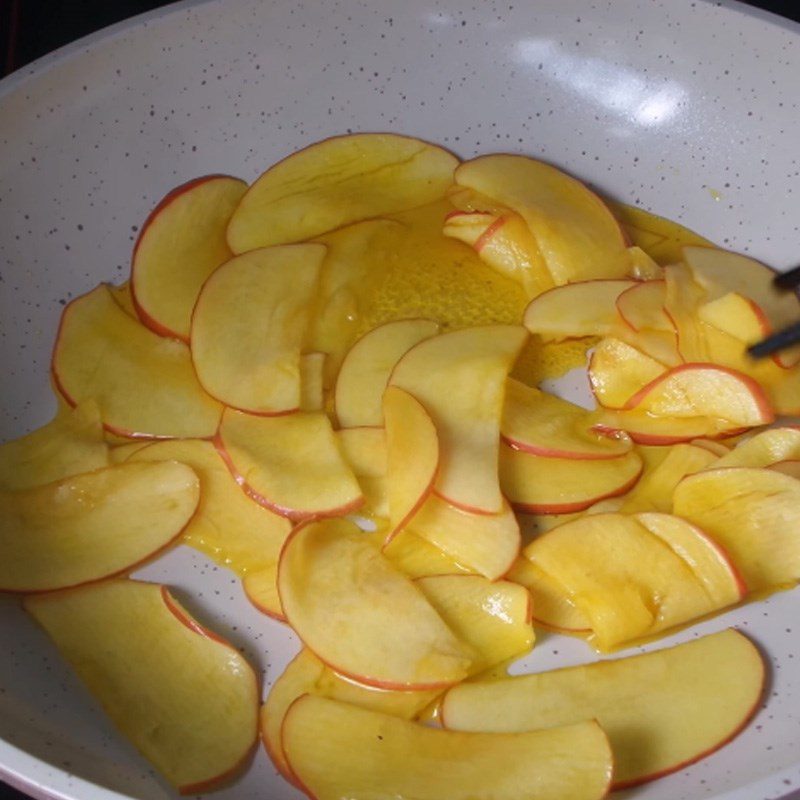 Step 2 Cook the Apples for Jelly with Rose Filling