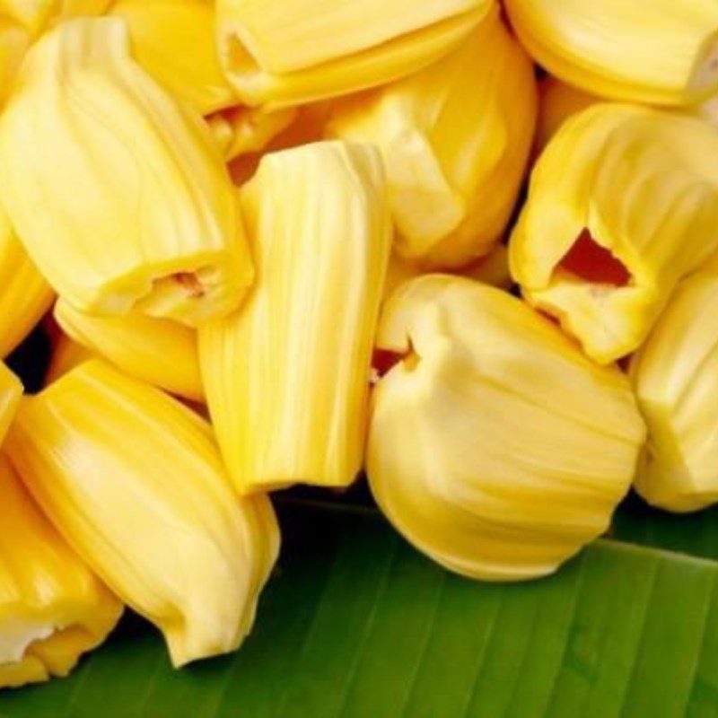 Step 1 Prepare the jackfruit for Colored Sticky Rice