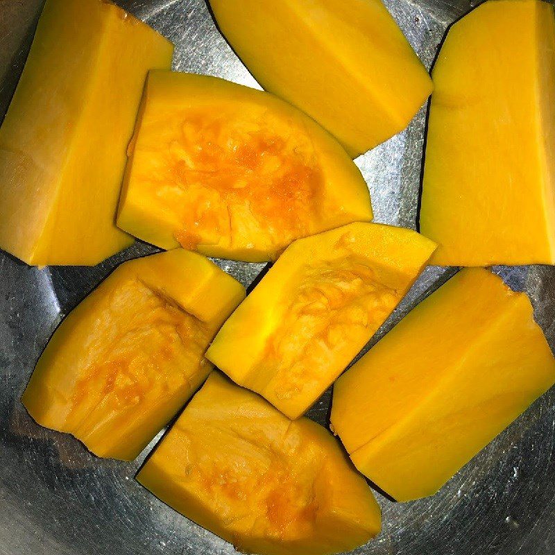 Step 1 Prepare the pumpkin Stir-fried pumpkin with dried shrimp