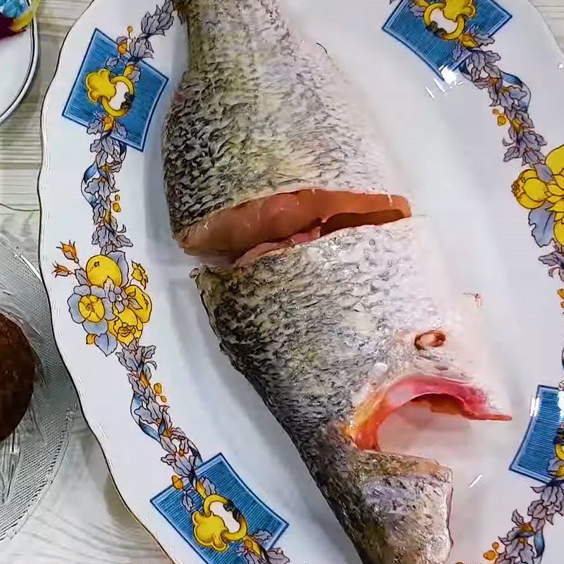 Step 1 Prepare the grouper Grouper with passion fruit sauce