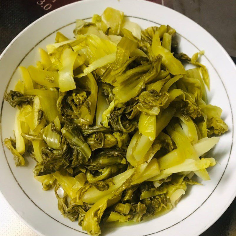 Step 2 Prepare the pickled mustard greens Pork stir-fried with pickled mustard greens