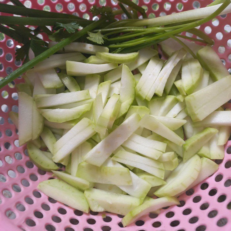 Step 1 Prepare the ingredients for Fresh Shrimp Gourd Soup