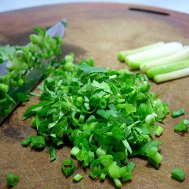 Step 1 Prepare the ingredients for fried mackerel with tomato sauce