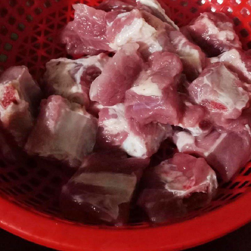 Step 1 Prepare the ingredients for Honey glazed ribs with coconut water