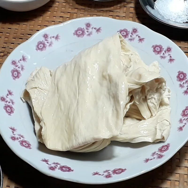 Step 1 Prepare the ingredients for Stir-fried clams with satay