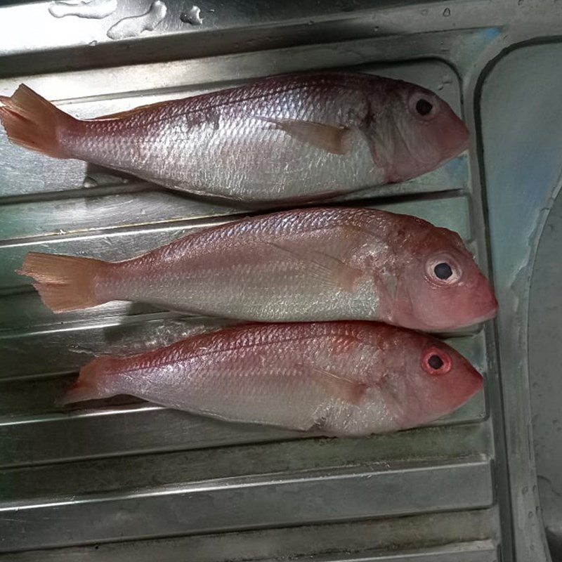 Step 1 Prepare the Ingredients for Fried Fish with Lemongrass