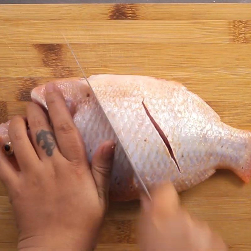 Step 2 Prepare the ingredients for steamed red tilapia