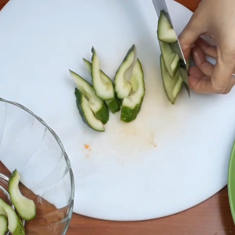 Step 1 Prepare the ingredients for Stir-fried Beef with Cucumbers