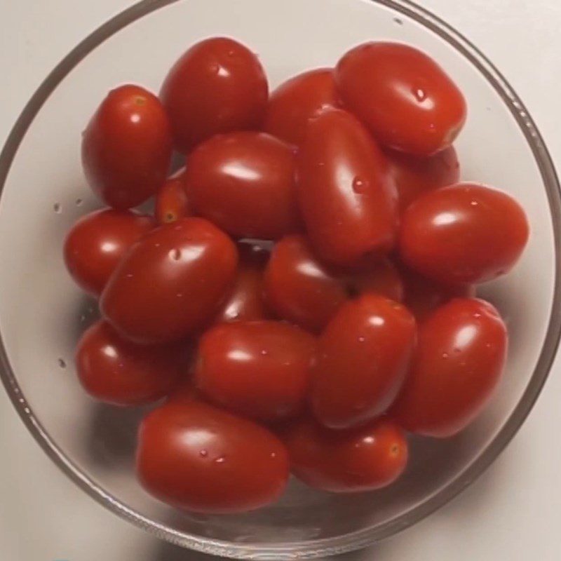 Step 1 Prepare the ingredients for Tulip flower salad with canned tuna