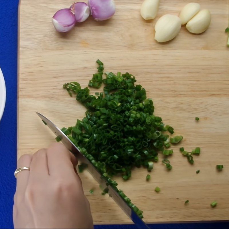 Step 2 Prepare the ingredients and make the pickles Grilled broken rice with ribs