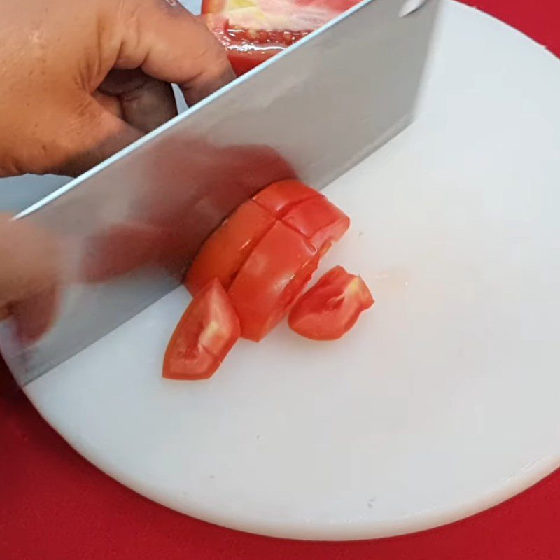 Step 1 Prepare the ingredients for Stir-fried Onions with Tomatoes