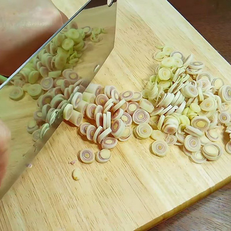 Step 1 Prepare the ingredients for vegetarian shiitake satay