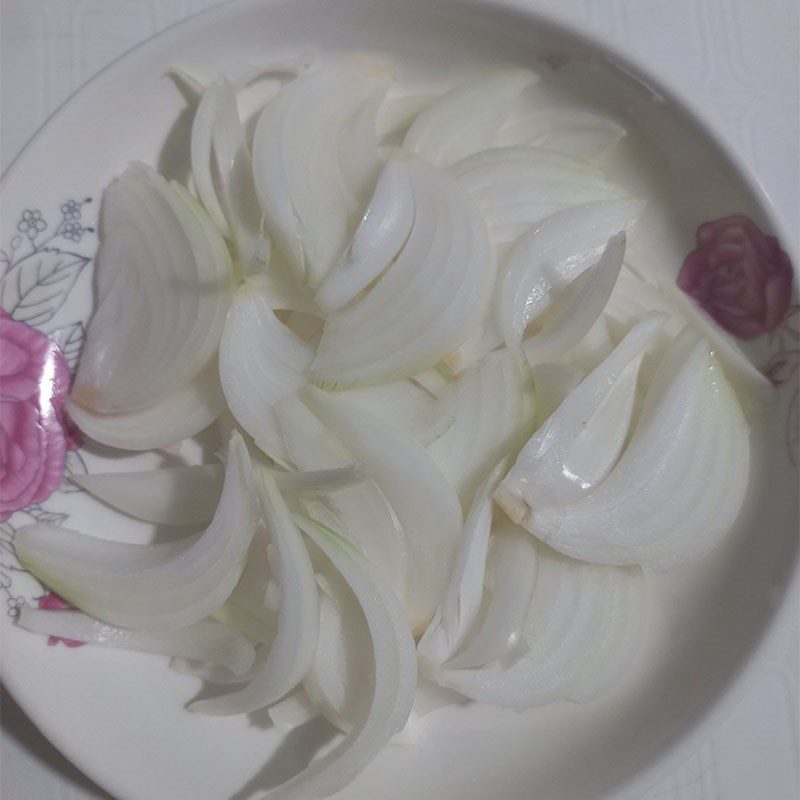 Step 2 Prepare the other ingredients for Stir-fried Pork with Lemongrass and Chili