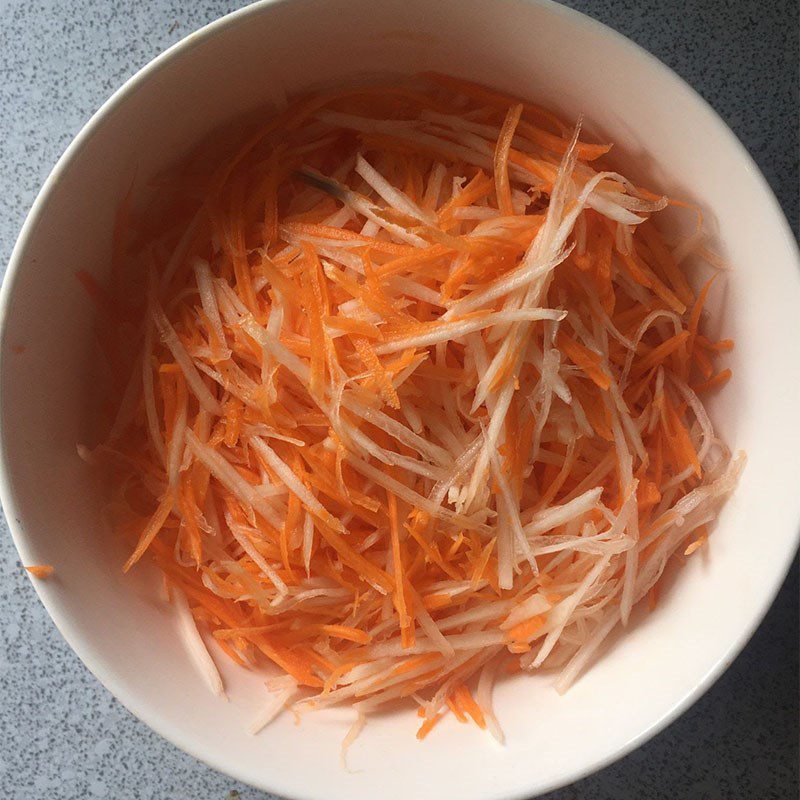 Step 2 Prepare the other ingredients for Stir-fried Pork with Lemongrass and Chili