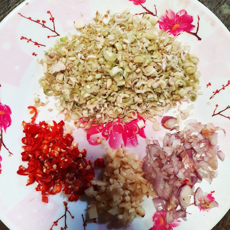 Step 2 Prepare other ingredients Stir-fried Buffalo Meat with Celery