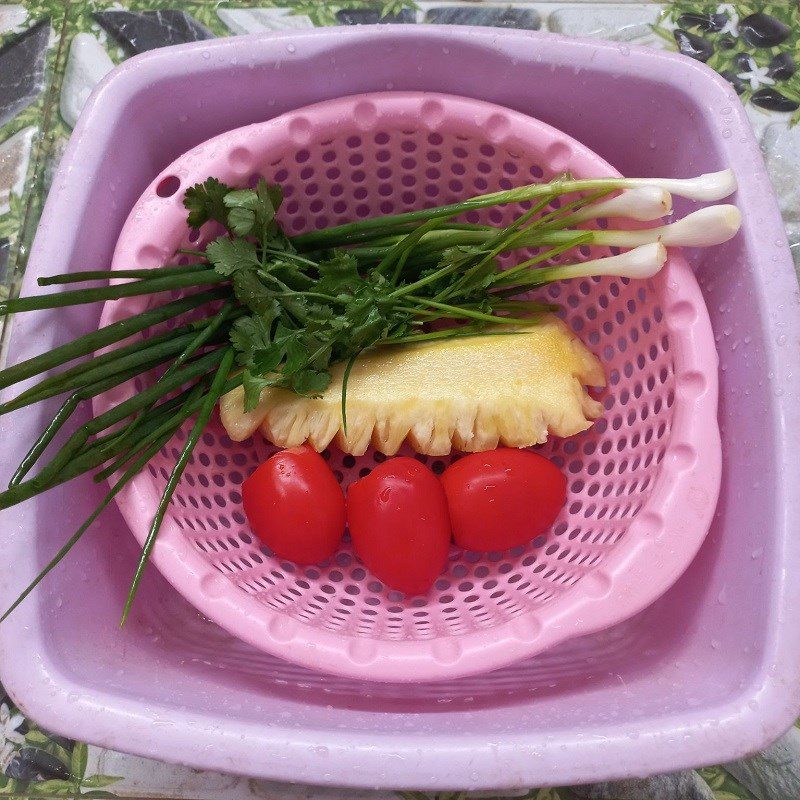 Step 2 Prepare other ingredients for fish soup