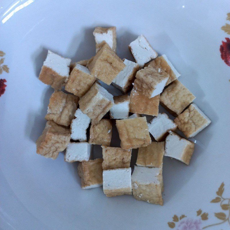 Step 2 Prepare the other ingredients Fried tofu with sour vegetables