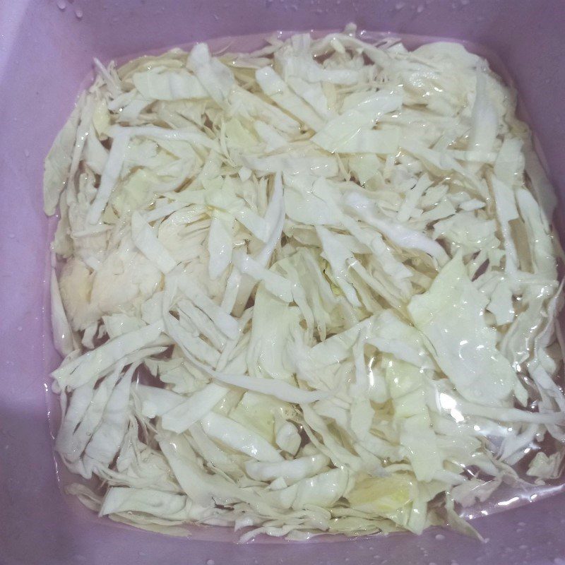 Step 2 Prepare the other ingredients Fried instant noodles with eggs and cabbage