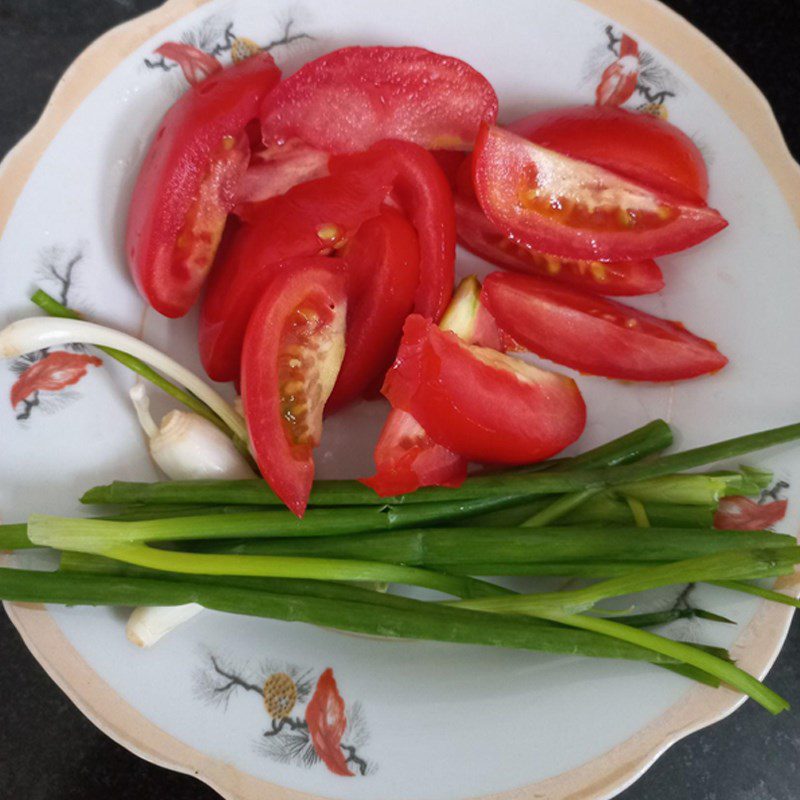 Step 2 Prepare other ingredients Chicken feet soaked in lemongrass, calamondin, and mango (recipe shared by a user)