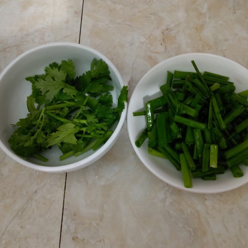 Step 2 Prepare other ingredients Stewed intestines with green pepper and coconut water