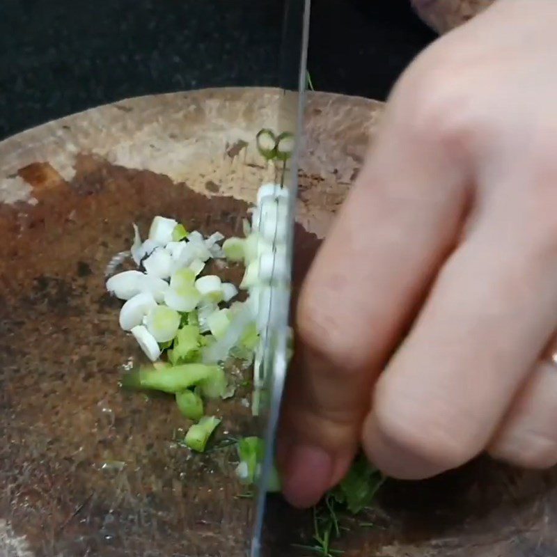 Step 2 Prepare other ingredients Clam soup with dill and tomato