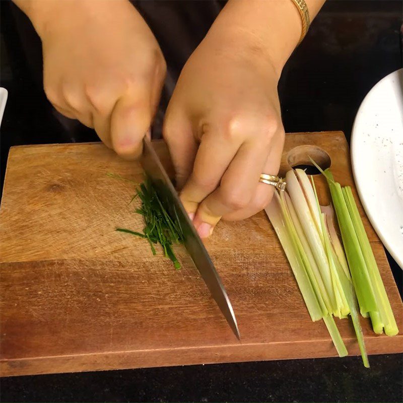 Step 2 Prepare other ingredients Steamed saba fish with lemon