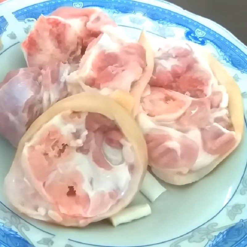 Step 1 Prepare the pork hock for Stewed Pork Hock Soup with Winter Melon