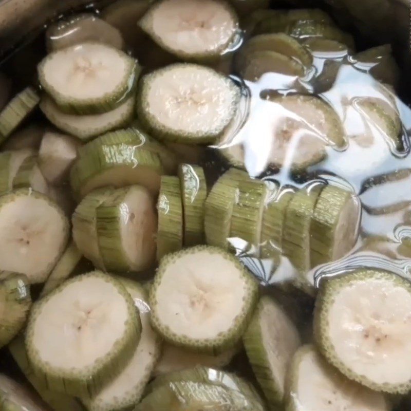 Step 2 Processing green bananas for green banana soup