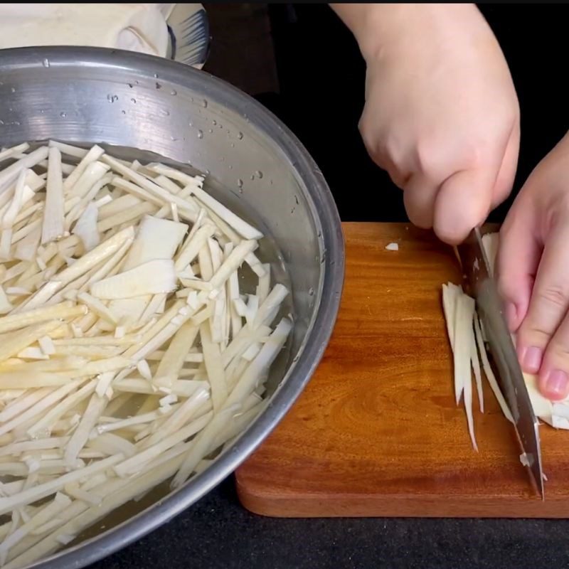 Step 2 Prepare coconut heart Duck Pancakes