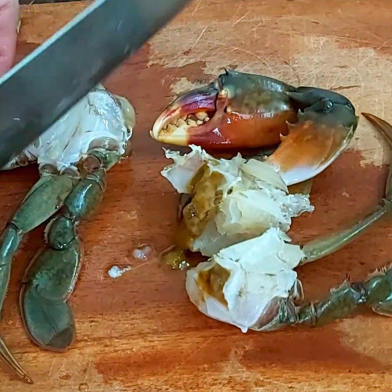 Step 1 Preparing sea crab for cooking sea crab soup with gourd