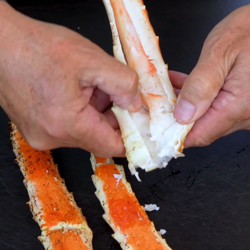 Step 1 Prepare the king crab Grilled king crab