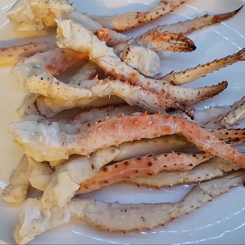 Step 1 Prepare the king crab Stir-fried King Crab with Tamarind