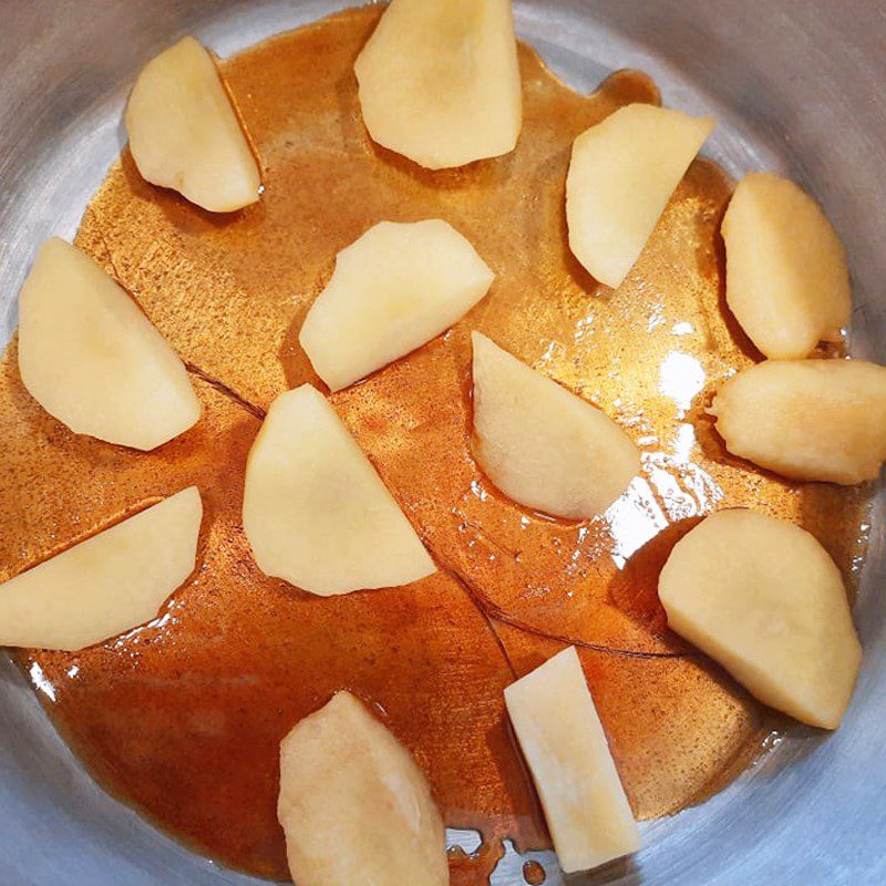 Step 1 Prepare the peaches and make caramel Caramel Peach Sponge Cake