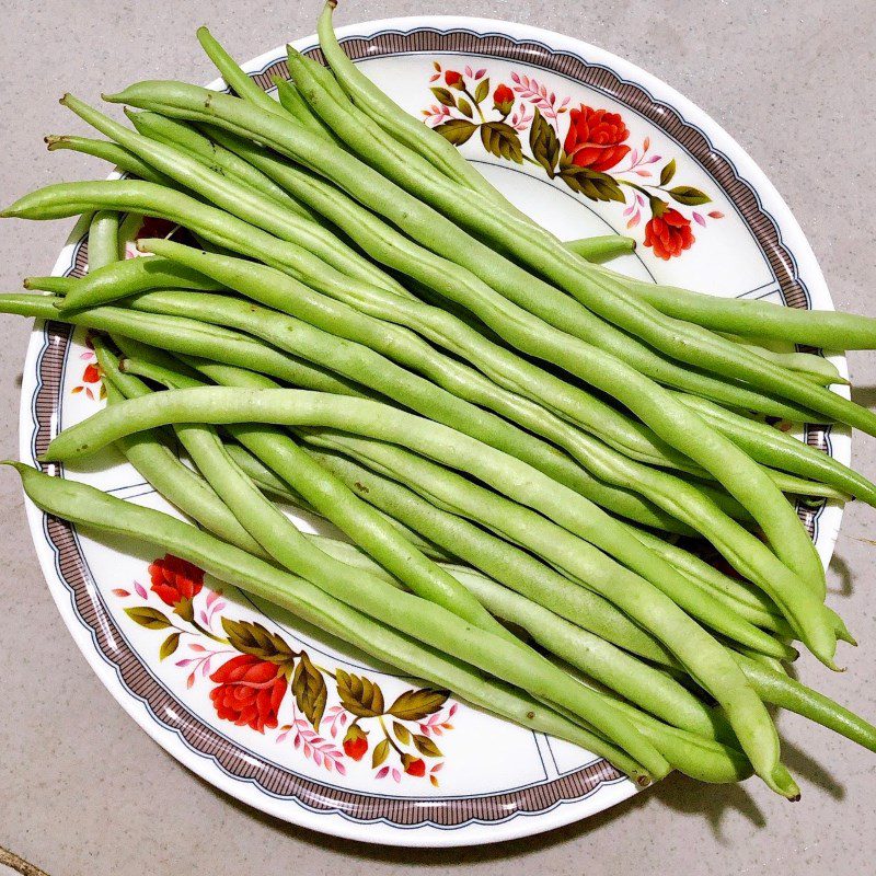 Step 1 Prepare the ingredients for Stir-fried beef with green beans