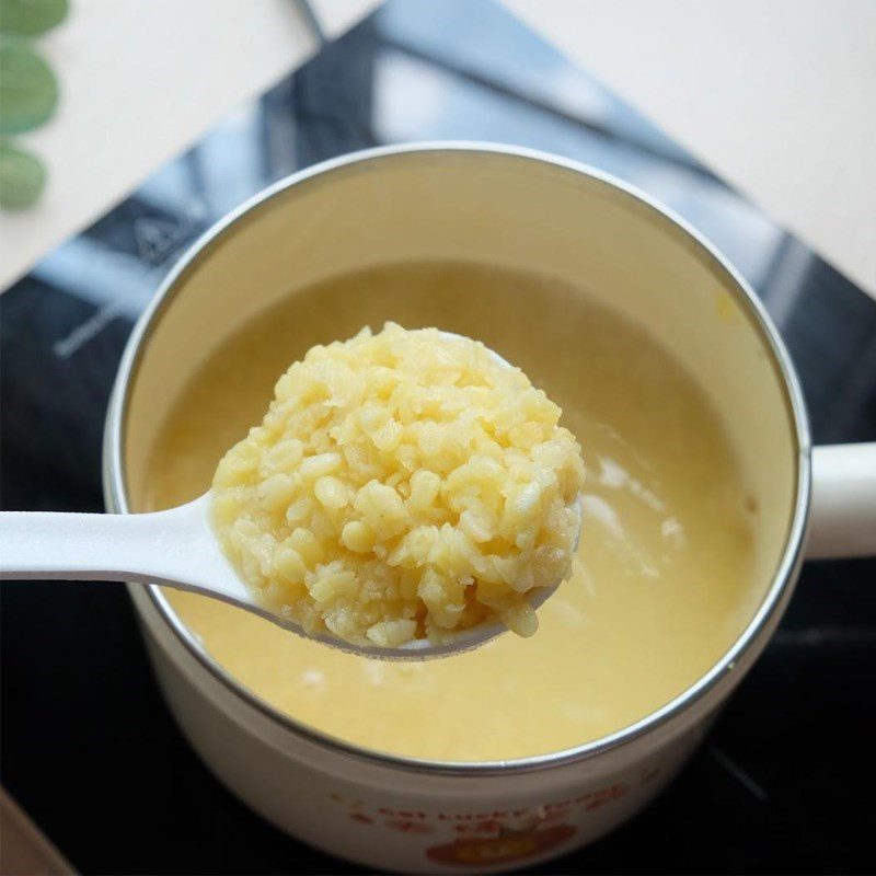 Step 1 Prepare mung beans for animal-shaped mooncakes