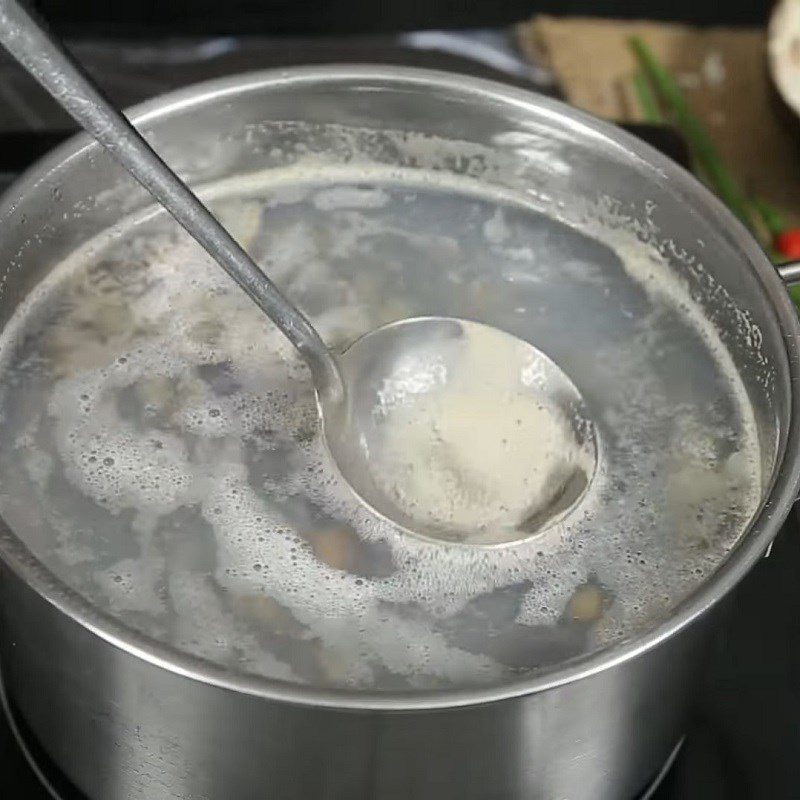 Step 1 Prepare the clams for Stir-fried Clams with Curry