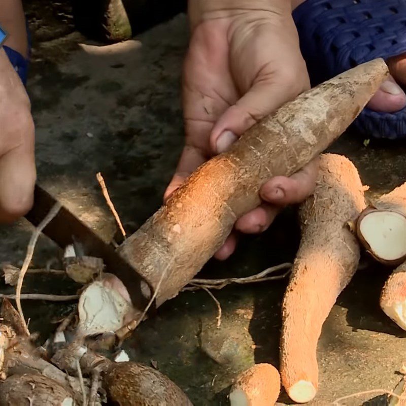 Step 2 Prepare the other ingredients for cassava soup