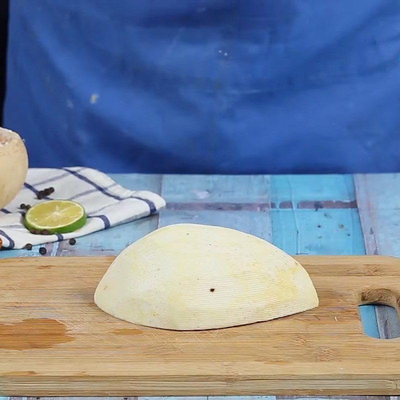 Step 1 Prepare the taro for fried taro with fish sauce