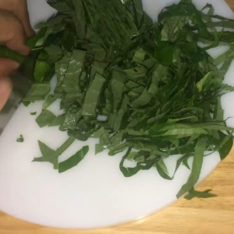 Step 2 Prepare betel leaves and shallots Stir-fried jackfruit with betel leaves