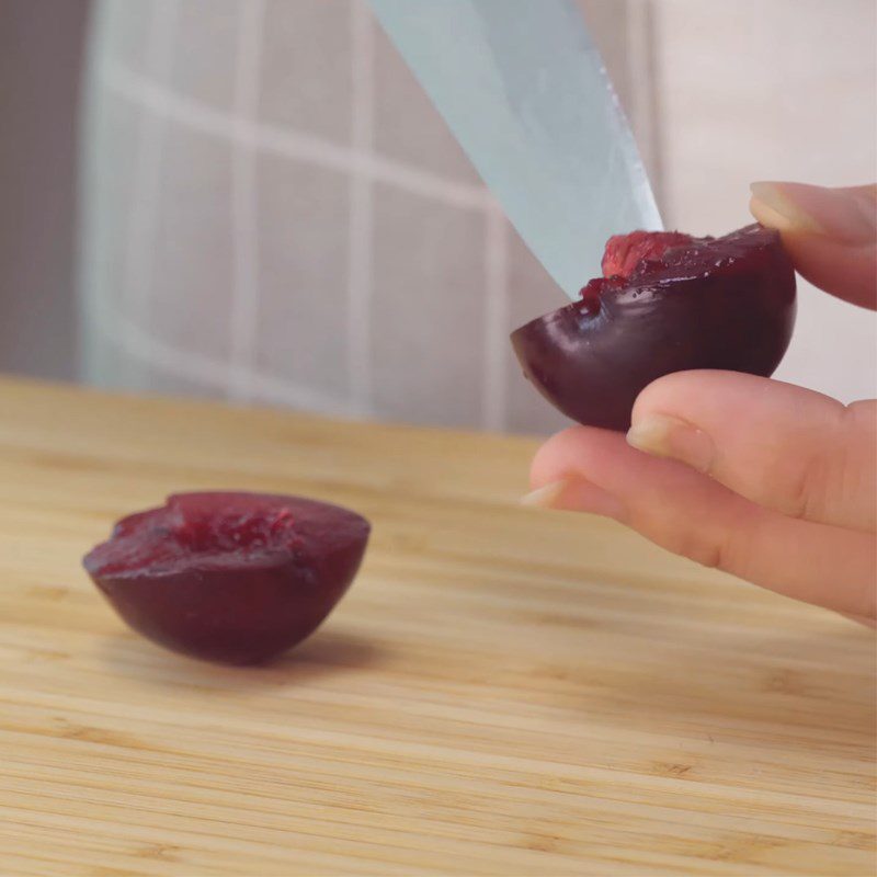 Step 3 Preparing the plums Almond Plum Tart