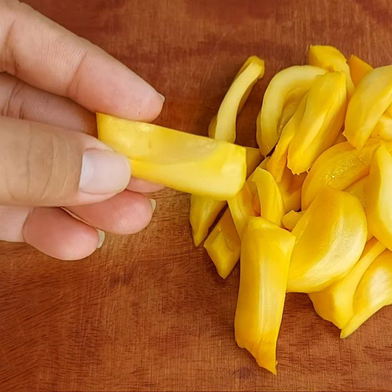 Step 1 Prepare jackfruit Stir-fried jackfruit with vegetarian chicken leg mushrooms