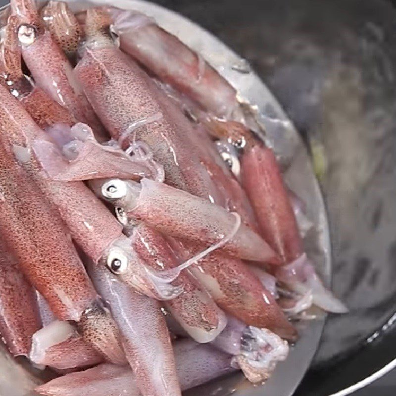 Step 1 Prepare and Blanch the Squid Stir-Fried Squid with Celery and Garlic